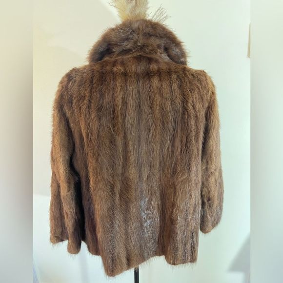Vintage Muskrat fur coat | Woman’s vintage Muskrat fur coat | Vintage fur jacket - Picture 3 of 12